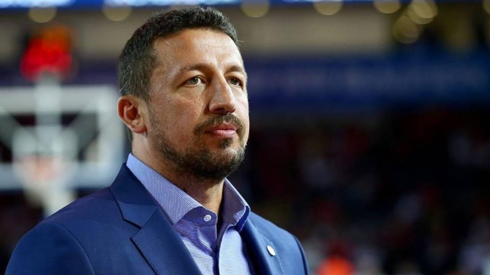 Hidayet Türkoğlu’ndan Fenerbahçe Öznur Kablo’ya kutladı